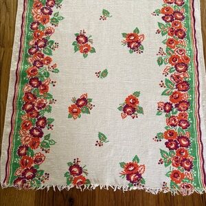 Vintage Linen Table Runnerl